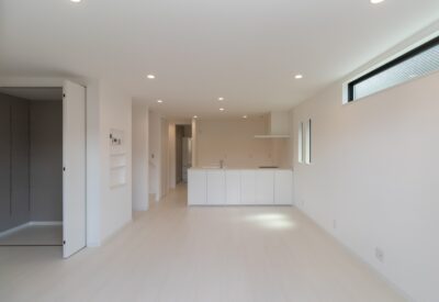 趣味と生活を両立させた３階建住宅