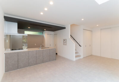 ホテルライクな上質さと、造作が彩る洗練された住まい。