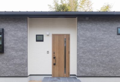 大きな吹き抜けが特徴の平屋物件